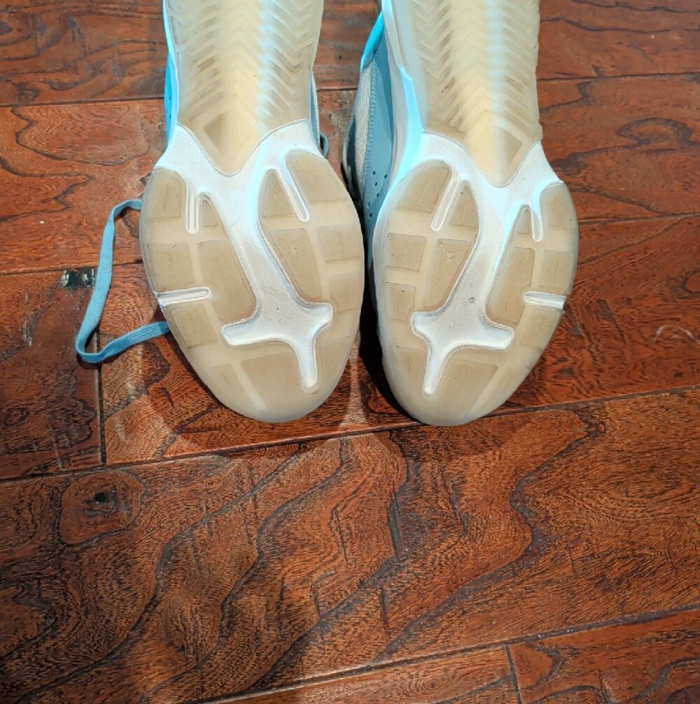 Jordan Women's Low-Top Athletic Sneakers in Light Blue, White, and Pale Pink - Picture 9 of 9